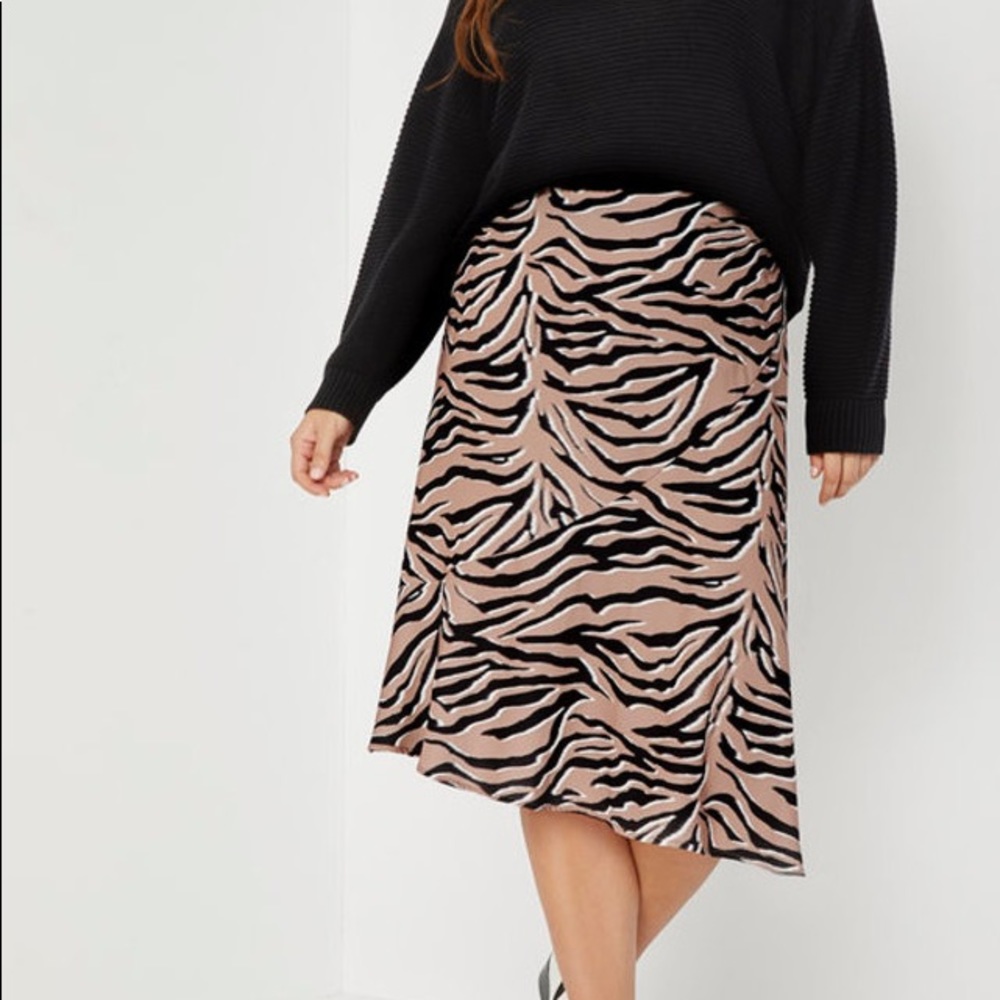NWOT Eloquii Printed Satin Bias Cut Midi Skirt